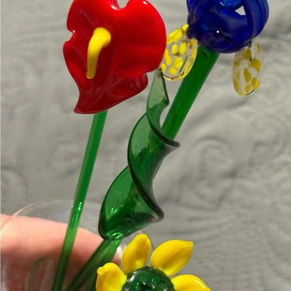 Murano Style Vintage Glass Flower Bouquet – Handcrafted Art in Vase - Picture 8 of 13